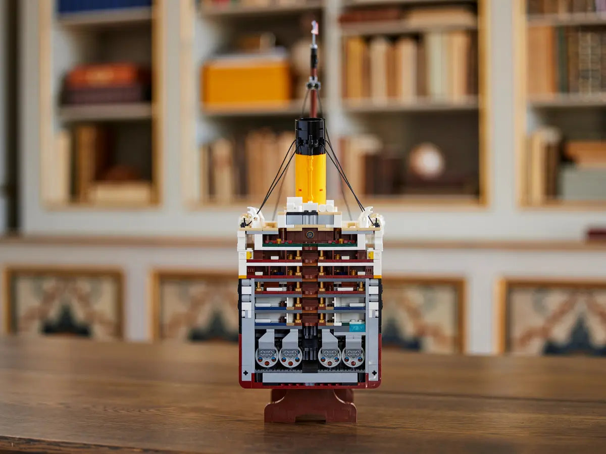 10294 ESCLUSIVA LEGO ICONS - Titanic LEGO®