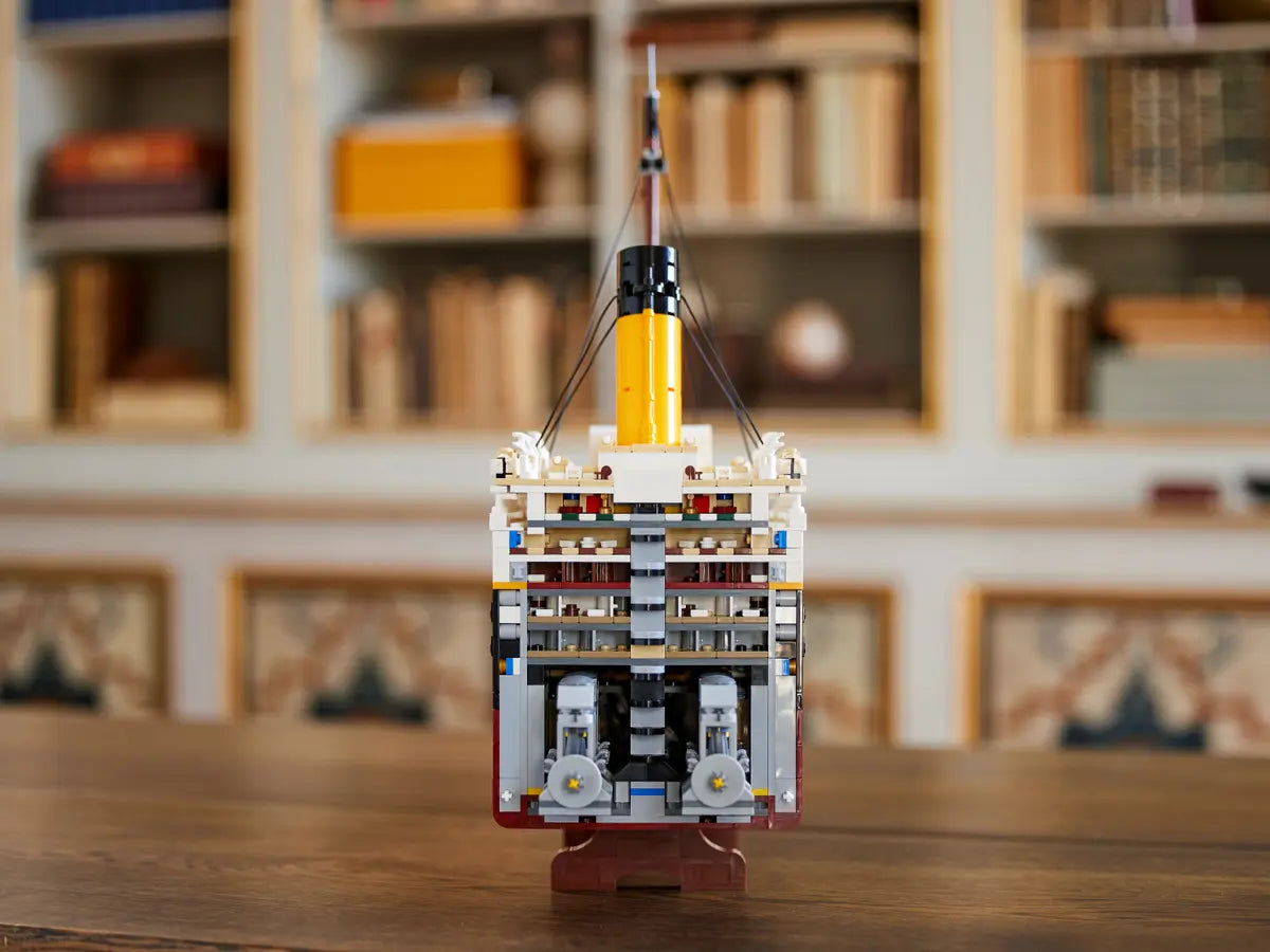 10294 ESCLUSIVA LEGO ICONS - Titanic LEGO®