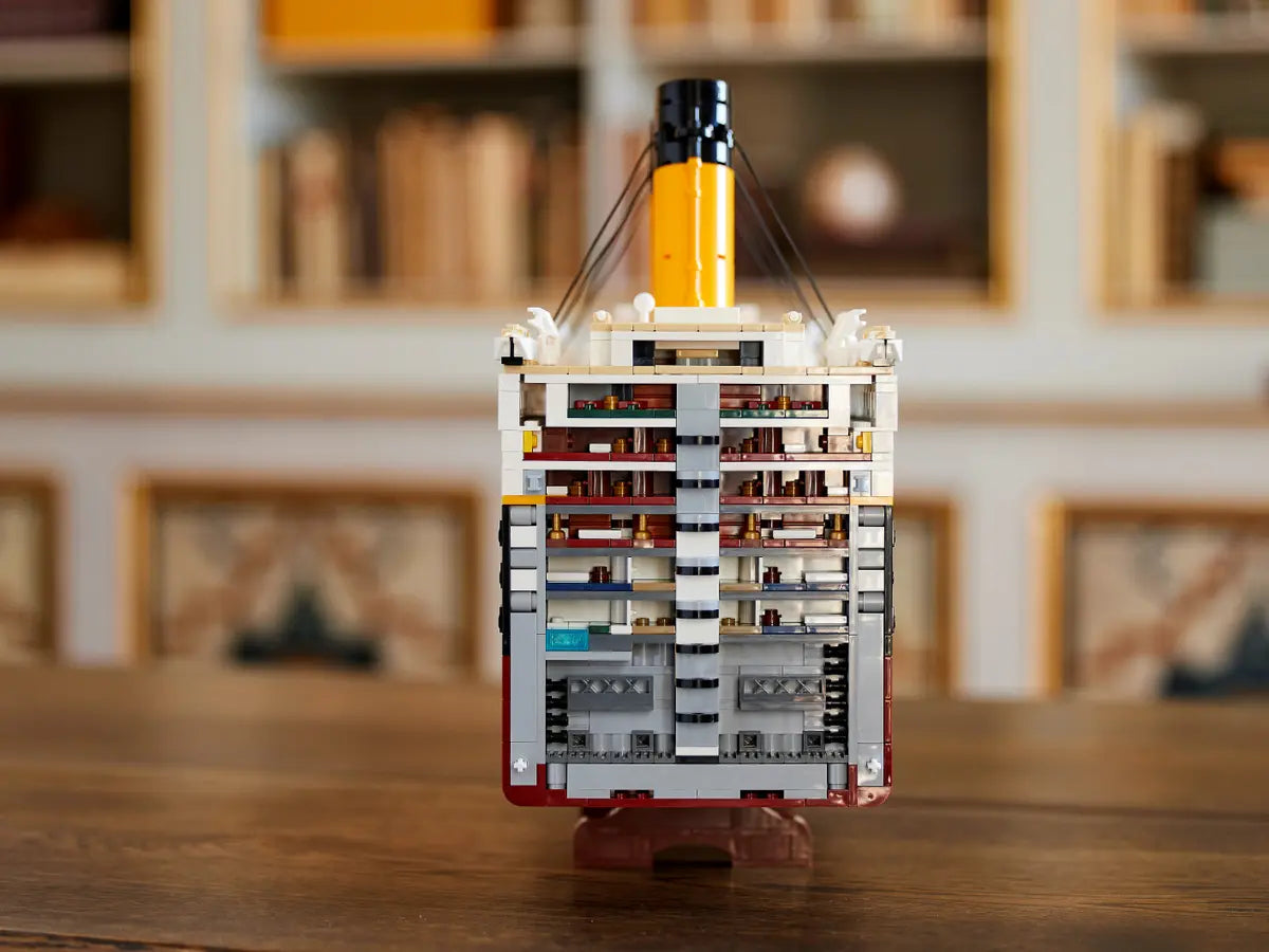 10294 ESCLUSIVA LEGO ICONS - Titanic LEGO®