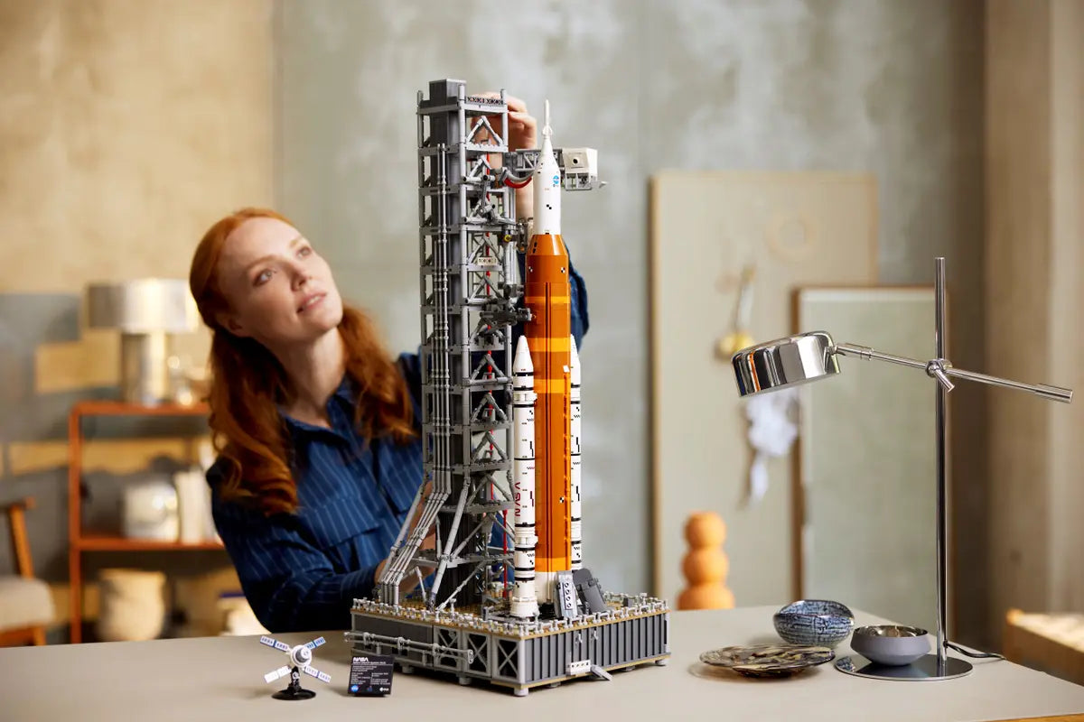 10341 ESCLUSIVA LEGO ICONS - Sistema di lancio spaziale NASA Artemis