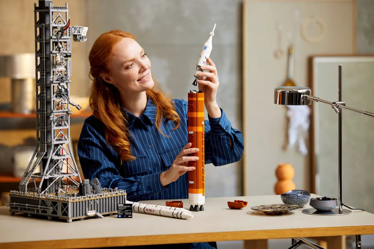 10341 ESCLUSIVA LEGO ICONS - Sistema di lancio spaziale NASA Artemis
