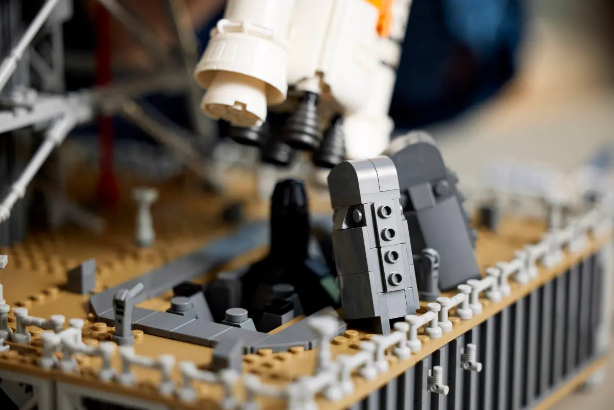 10341 ESCLUSIVA LEGO ICONS - Sistema di lancio spaziale NASA Artemis