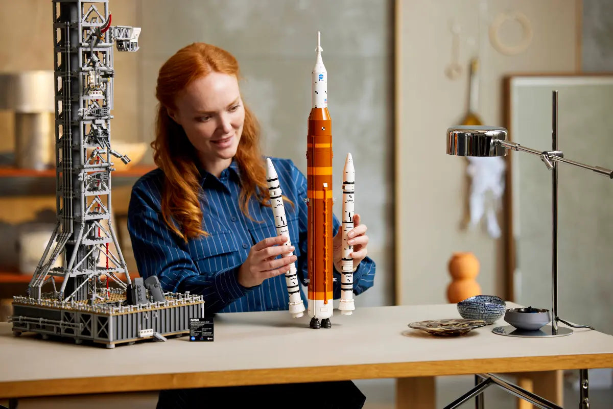 10341 ESCLUSIVA LEGO ICONS - Sistema di lancio spaziale NASA Artemis