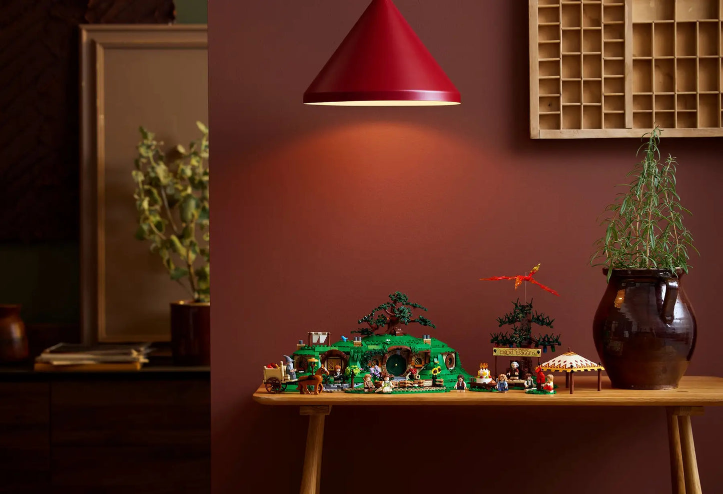 10354 ESCLUSIVA LEGO ICONS - Il Signore degli Anelli: la Contea