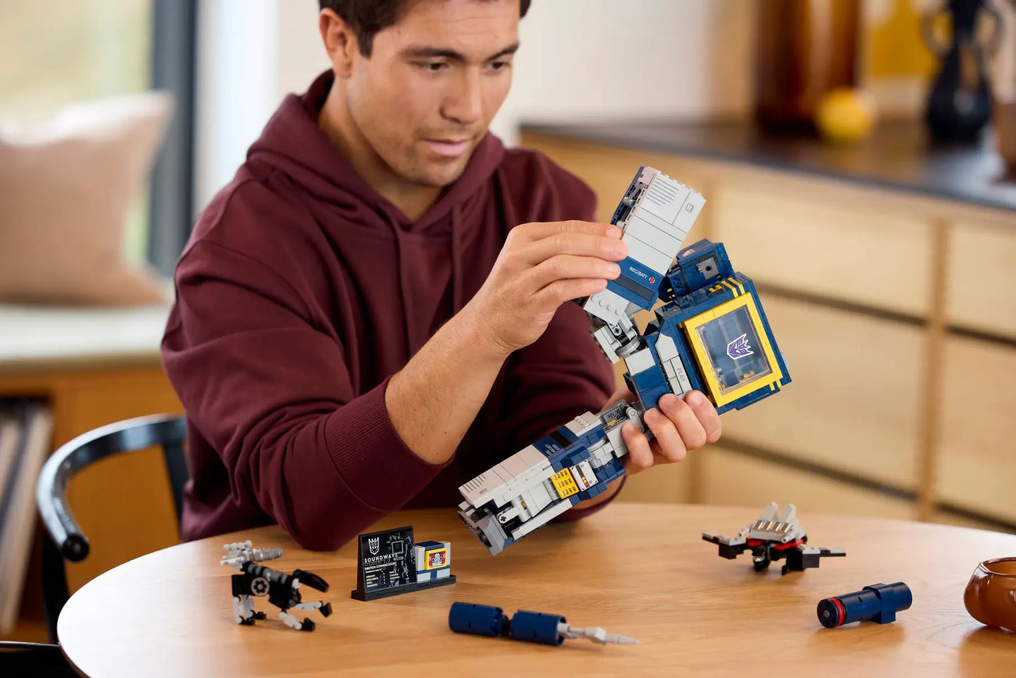 DISPONIBILE DA OTTOBRE 2025 - 10358 LEGO ICONS - Transformers: Soundwave