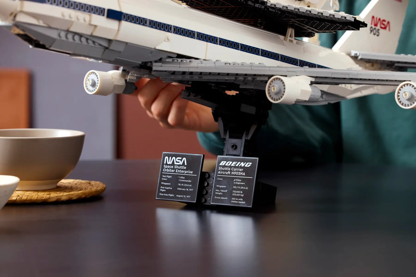10360 ESCLUSIVA LEGO ICONS - Trasportatore di shuttle