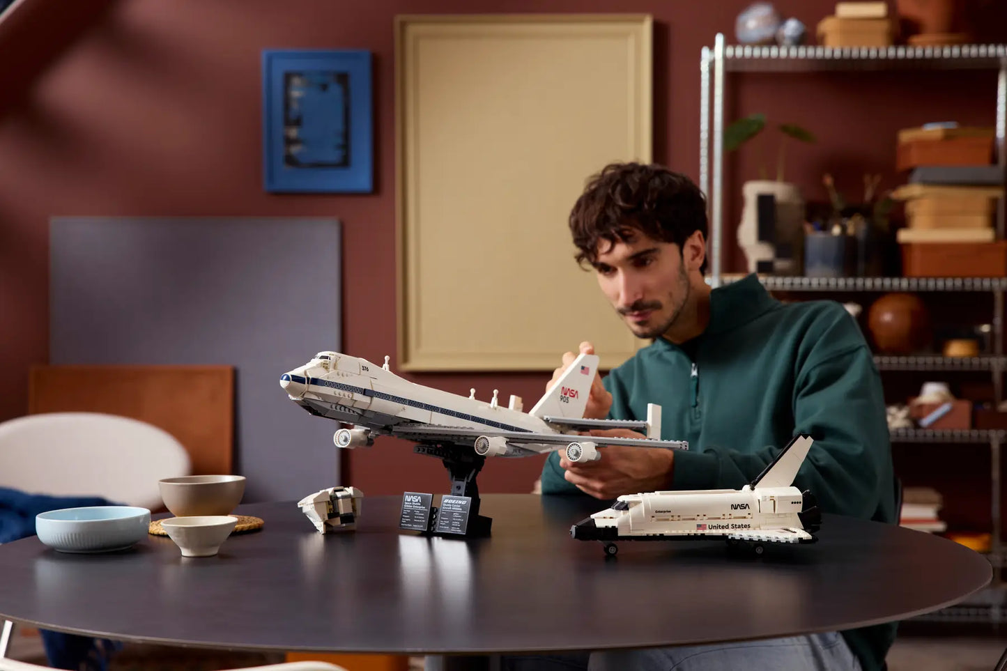 10360 ESCLUSIVA LEGO ICONS - Trasportatore di shuttle
