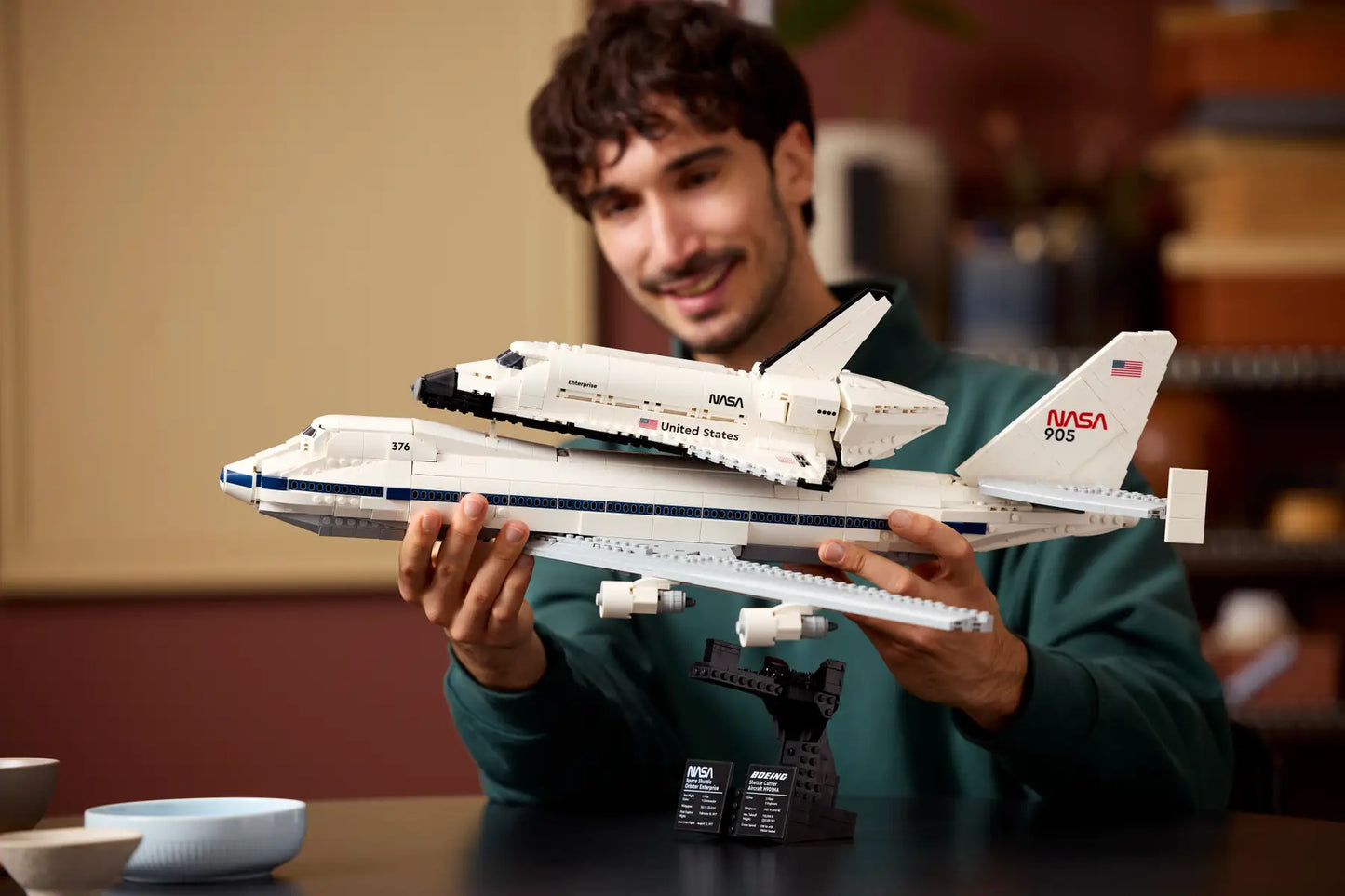 10360 ESCLUSIVA LEGO ICONS - Trasportatore di shuttle