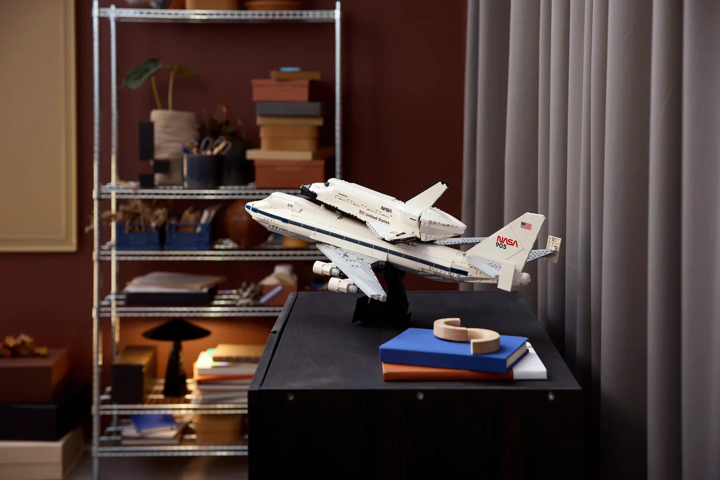 10360 ESCLUSIVA LEGO ICONS - Trasportatore di shuttle