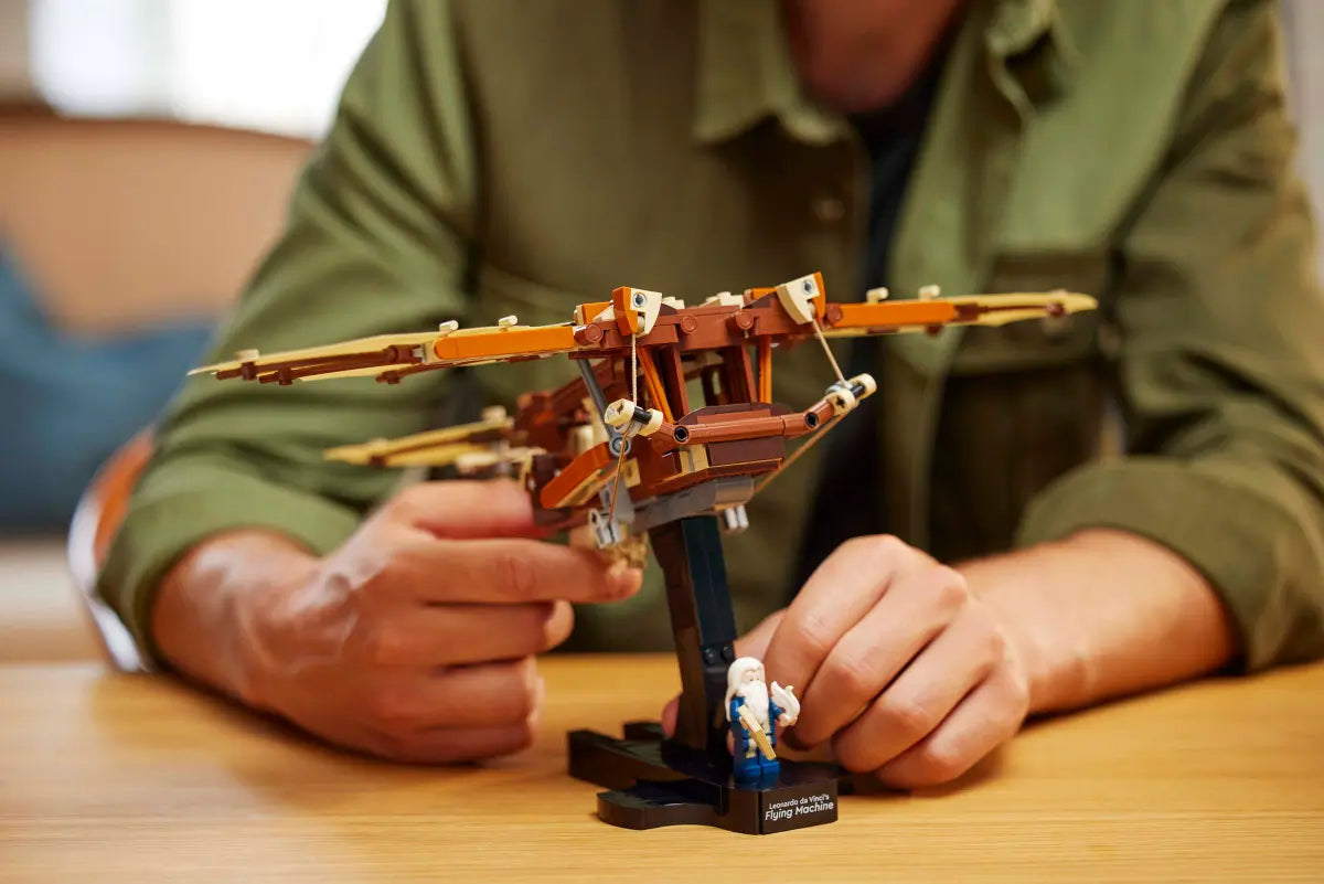 10363 LEGO ICONS - Macchina volante di Leonardo da Vinci
