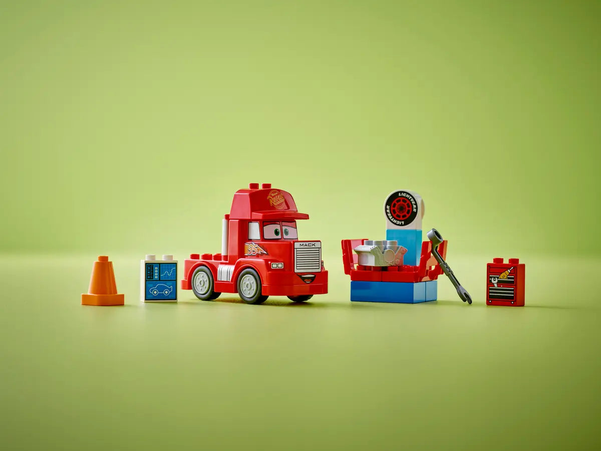 10417 Duplo - Mack al circuito