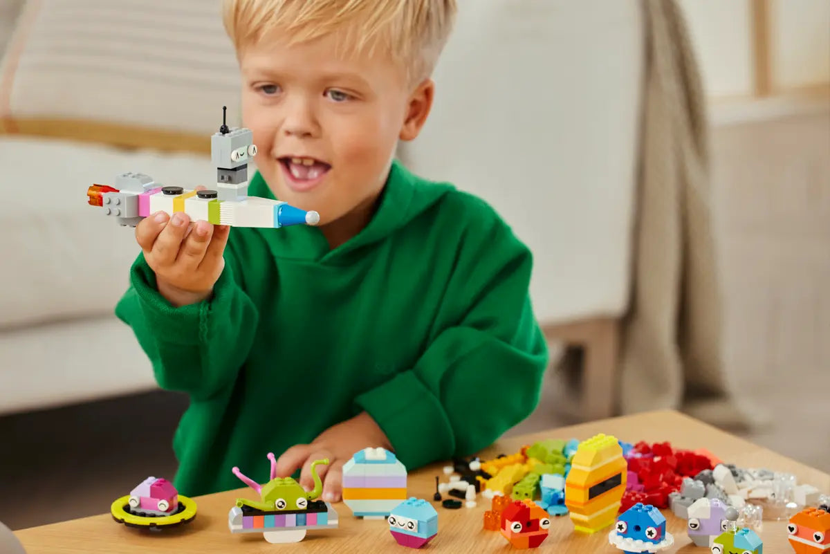 11037 LEGO Classic - Pianeti dello spazio creativi