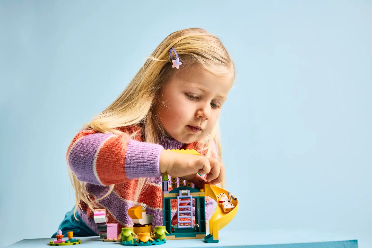 11201 LEGO Bluey - Divertimento al parco giochi di Bluey e Chloe