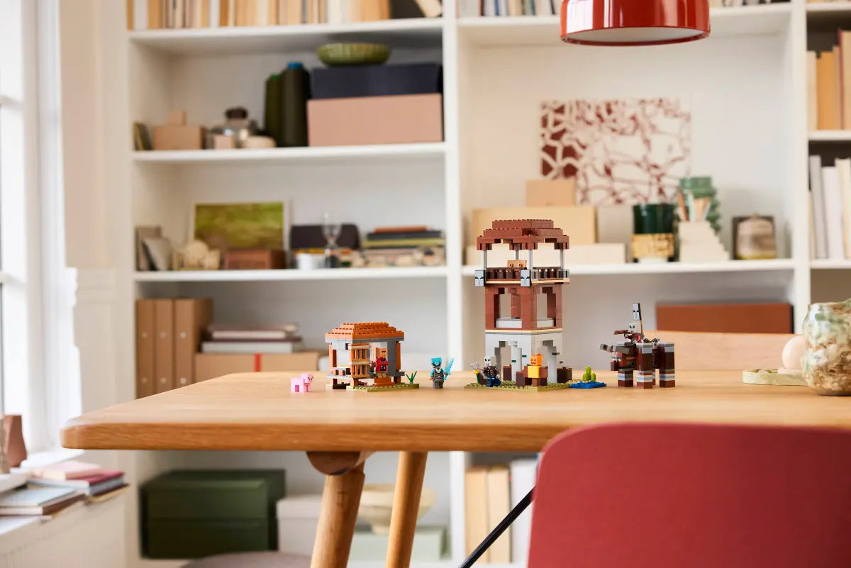 DISPONIBILE DA GIUGNO 2025 - 21278 LEGO Minecraft - L’avamposto del saccheggiatore e predone