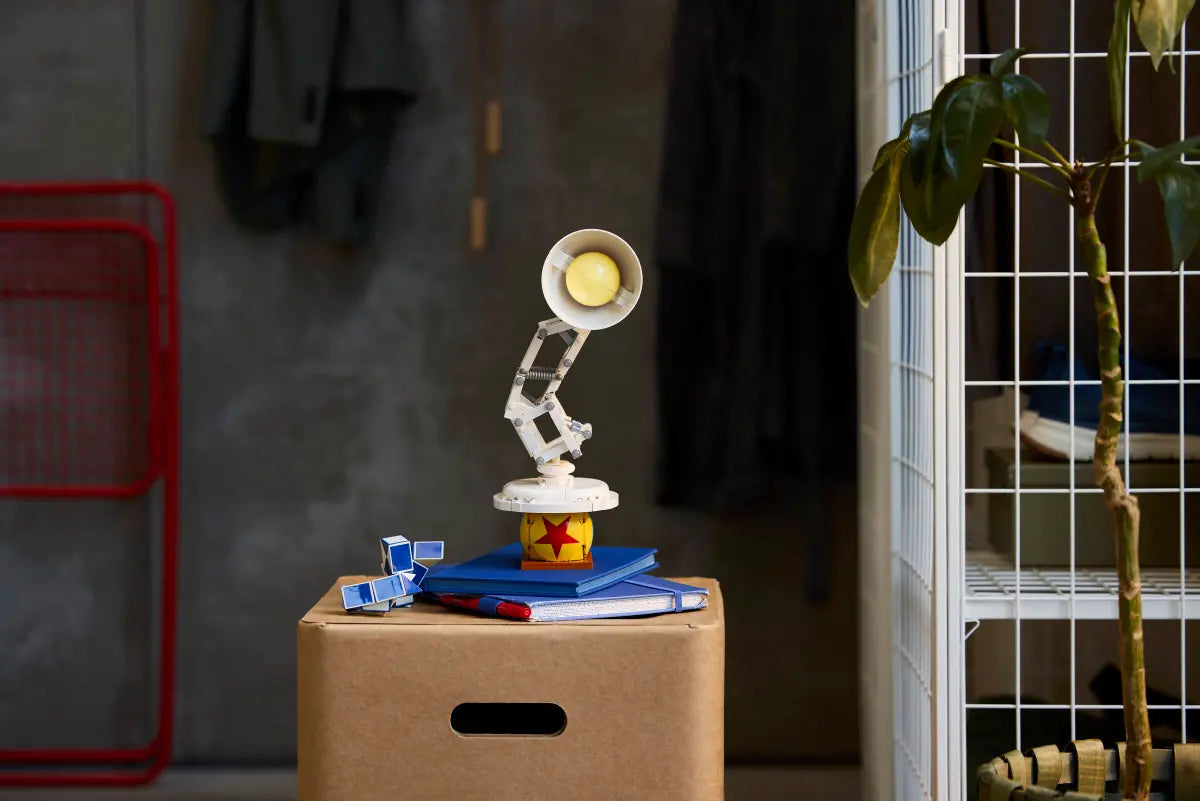 DISPONIBILE DA GIUGNO 2025 - 21357 LEGO IDEAS - Disney Pixar Luxo Jr.