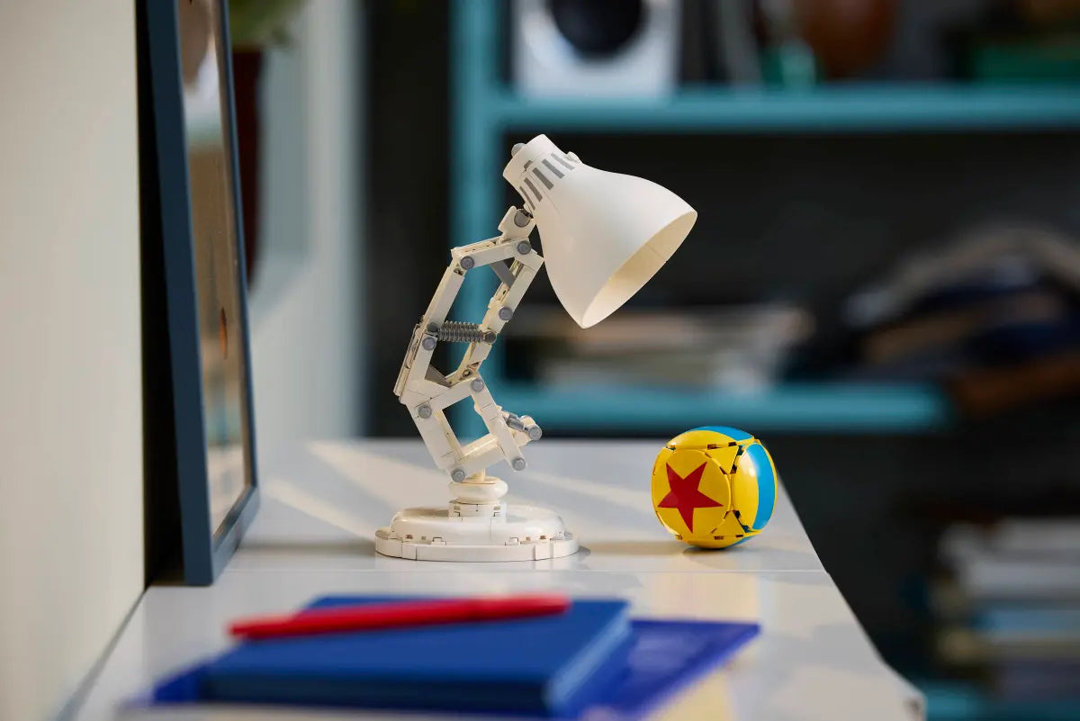 DISPONIBILE DA GIUGNO 2025 - 21357 LEGO IDEAS - Disney Pixar Luxo Jr.
