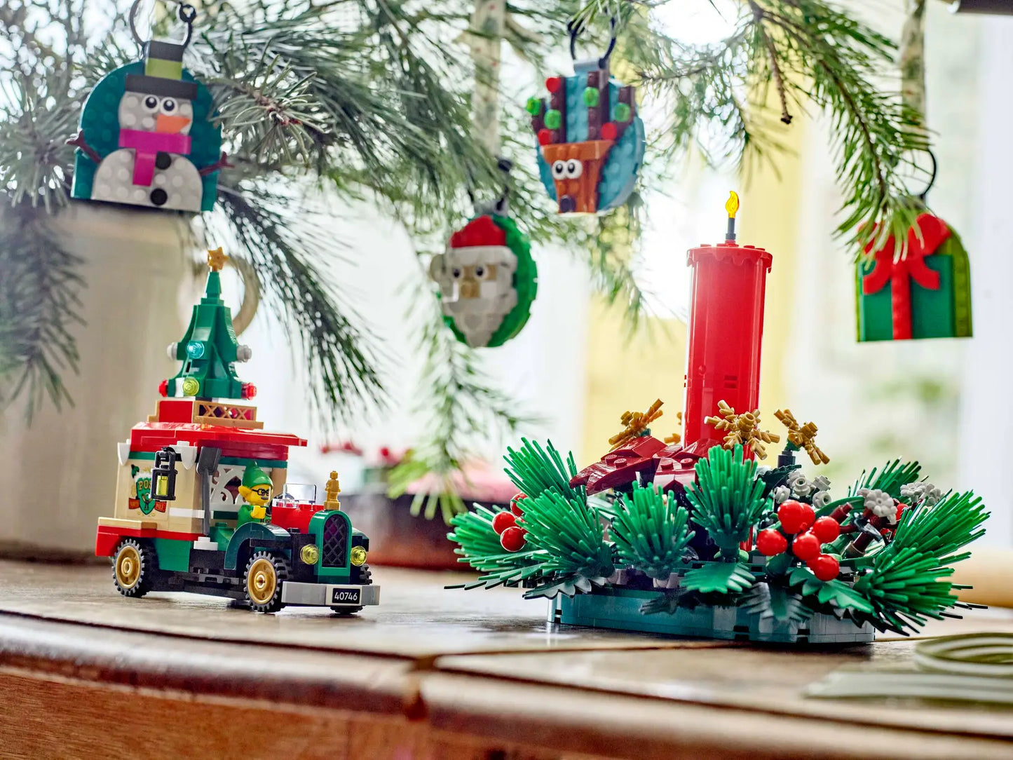 DISPONIBILE DA OTTOBRE 2025 - 40746 LEGO Stagionali - Furgone delle consegne di Babbo Natale