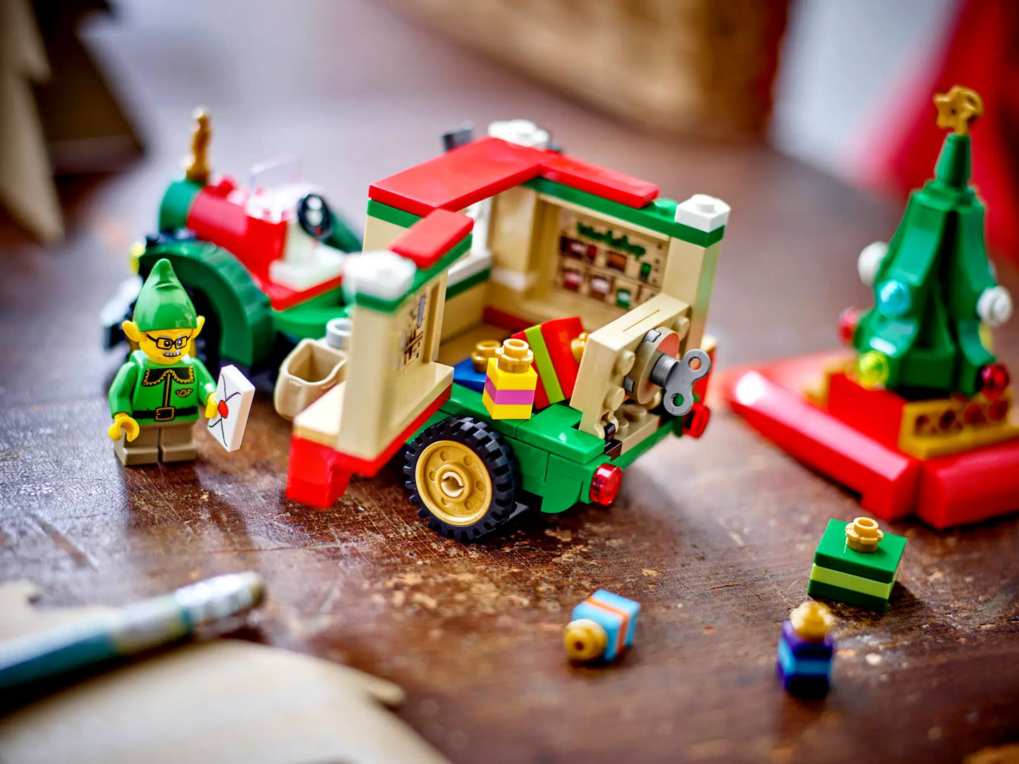 DISPONIBILE DA OTTOBRE 2025 - 40746 LEGO Stagionali - Furgone delle consegne di Babbo Natale