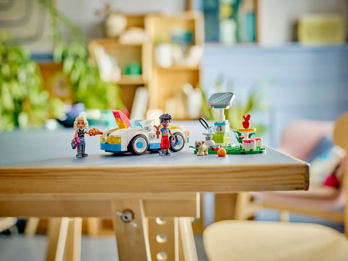 42609 LEGO Friends - Auto elettrica e caricabatterie