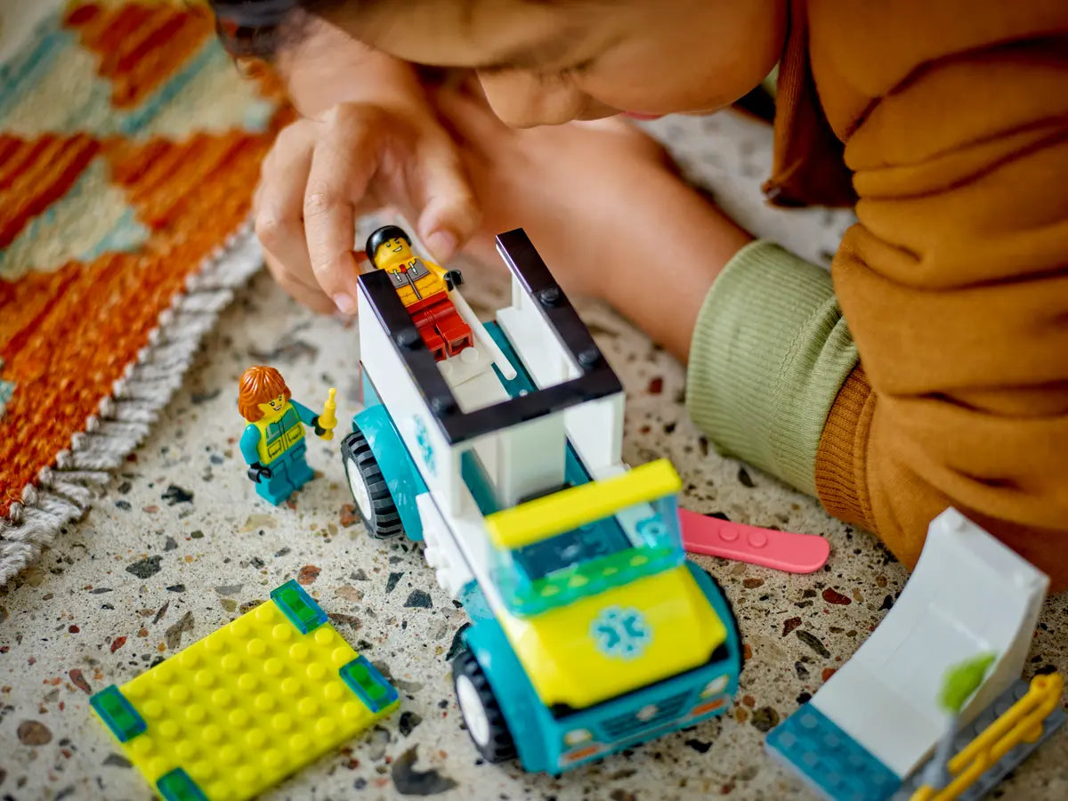 60403 LEGO City - Ambulanza di emergenza e snowboarder