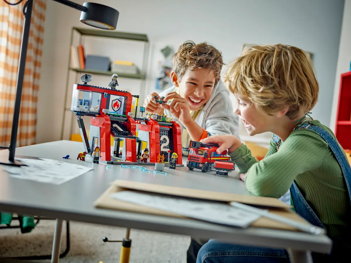 60414 LEGO City - Caserma dei pompieri e autopompa