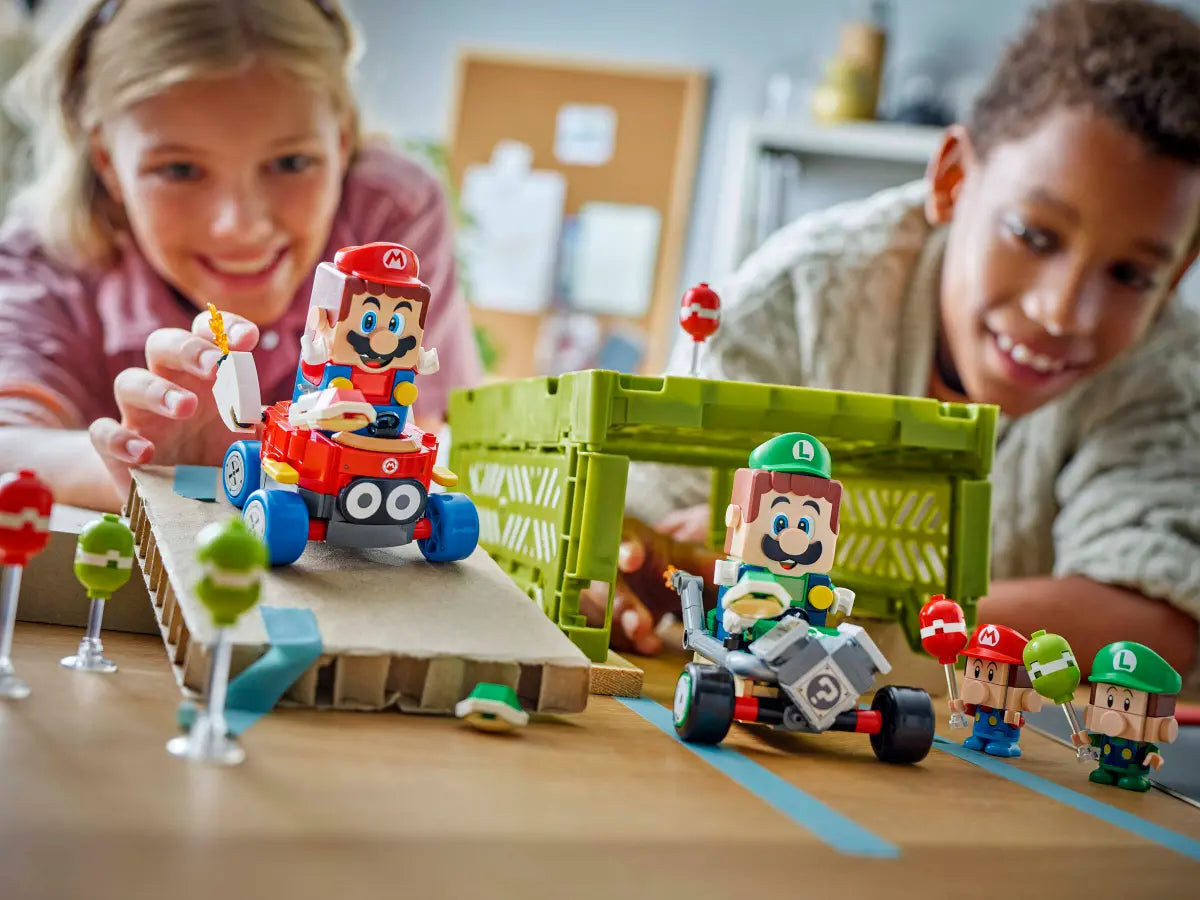 72034 LEGO Super Mario - Mario Kart™: Baby Mario vs Baby Luigi
