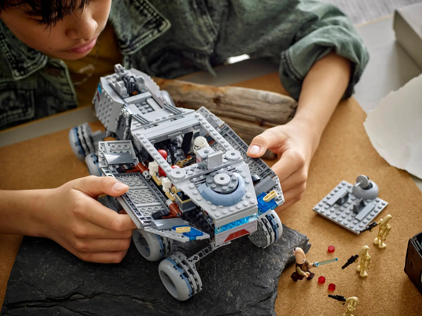 DISPONIBILE DA AGOSTO 2025 - 75413 LEGO Star Wars - Juggernaut della Repubblica