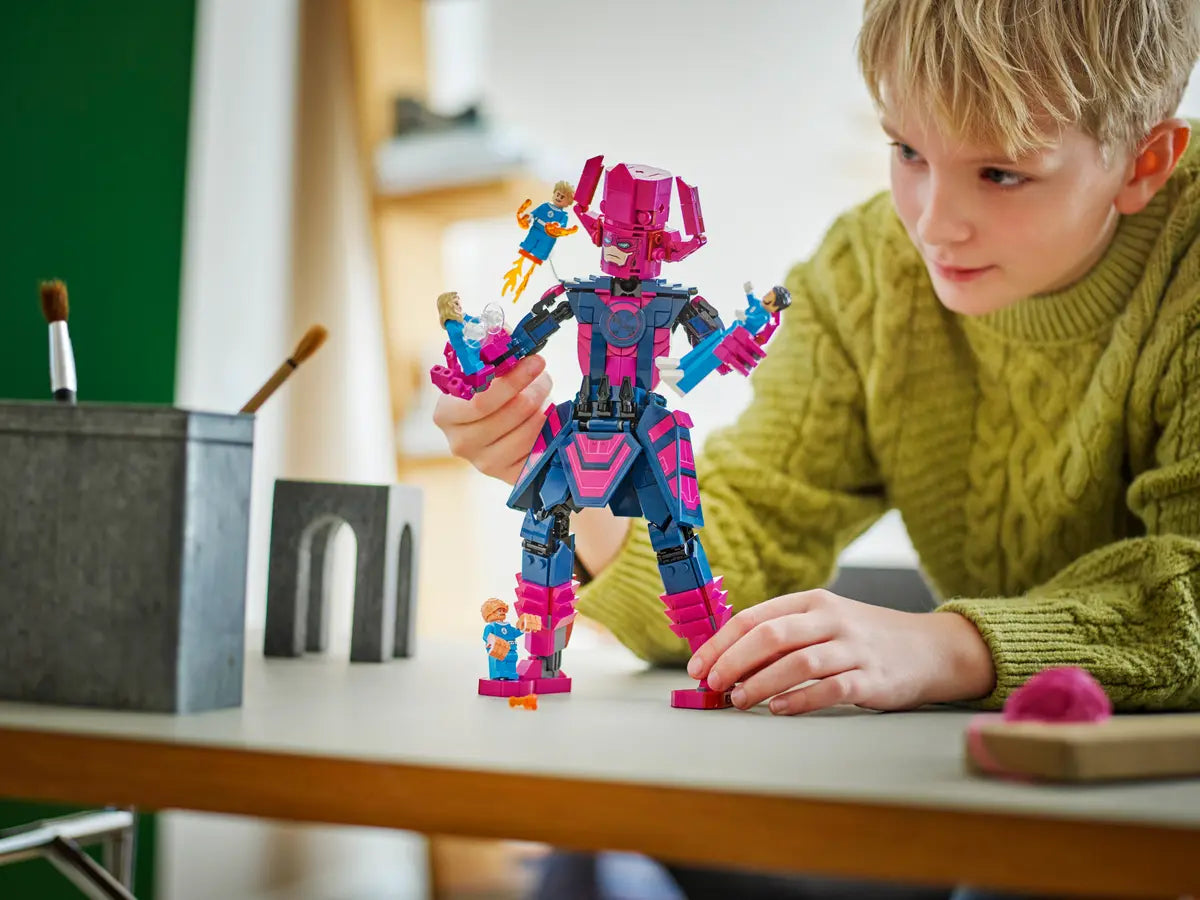DISPONIBILE DA GIUGNO 2025 - 76316 LEGO Marvel - Fantastici Quattro contro personaggio costruibile di Galactus
