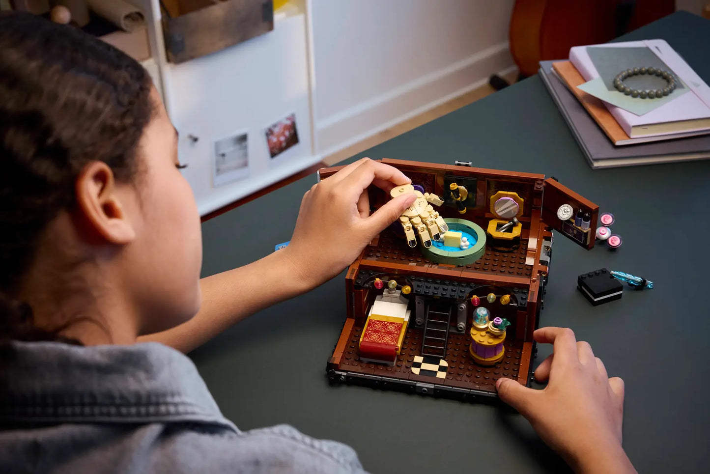 76785 LEGO Wednesday - Appartamento di Mano