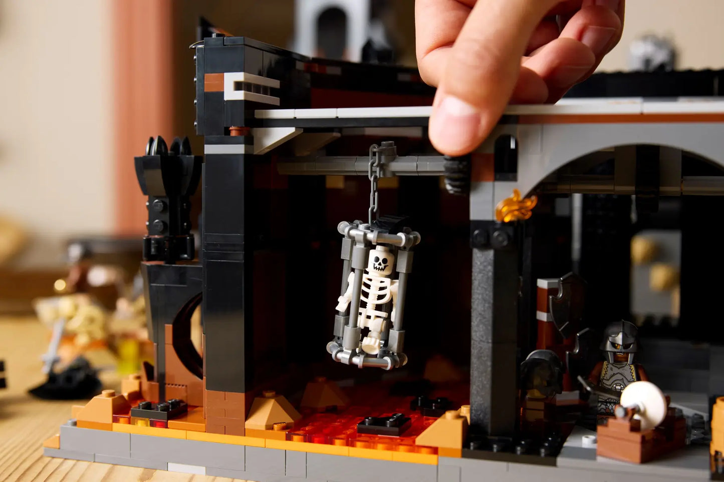 10333 ESCLUSIVA LEGO ICONS - Il Signore degli Anelli: Barad-dûr™