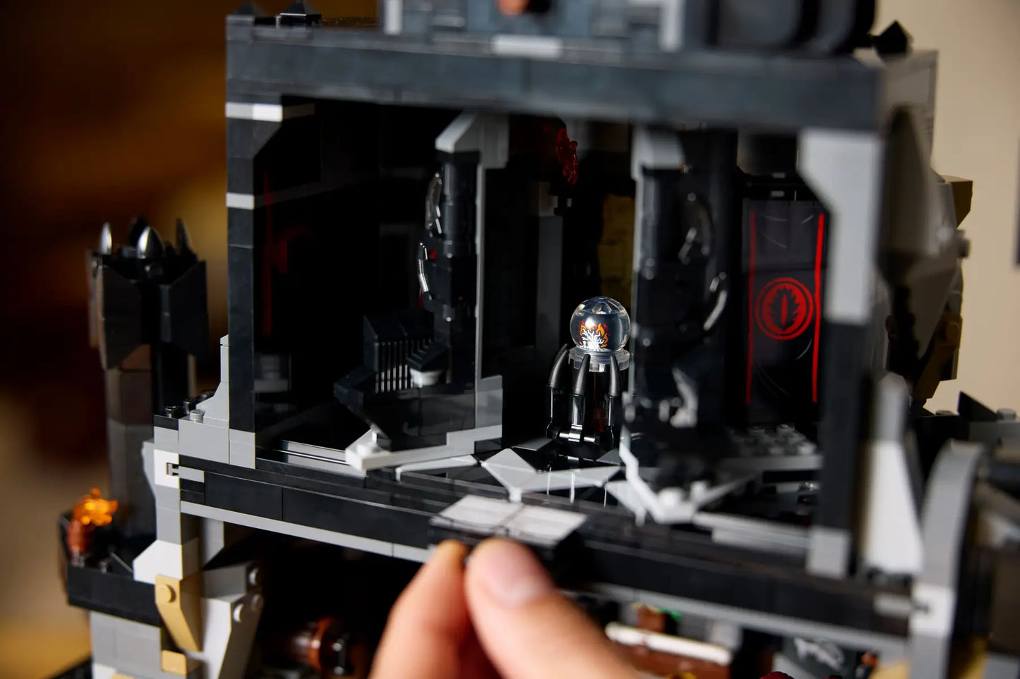 10333 ESCLUSIVA LEGO ICONS - Il Signore degli Anelli: Barad-dûr™