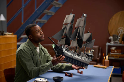 10365 LEGO ICONS - Nave pirata del Capitano Jack Sparrow