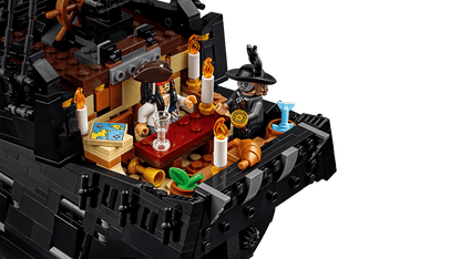 10365 LEGO ICONS - Nave pirata del Capitano Jack Sparrow