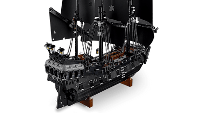 10365 LEGO ICONS - Nave pirata del Capitano Jack Sparrow
