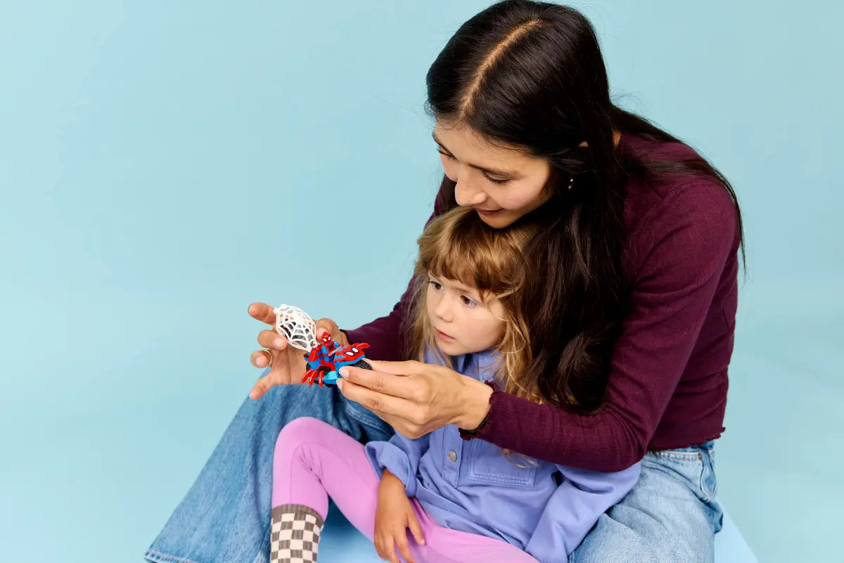 DISPONIBILE DA GENNAIO 2026 - 11206 LEGO Marvel Spiderman - Spidey sulla moto contro Rhino