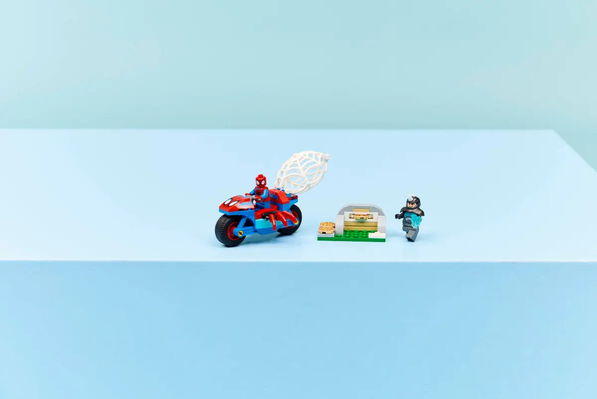 DISPONIBILE DA GENNAIO 2026 - 11206 LEGO Marvel Spiderman - Spidey sulla moto contro Rhino