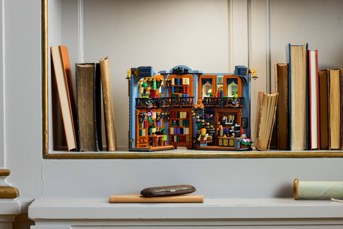 DISPONIBILE DA OTTOBRE 2026 - 11379 LEGO ICONS - Libreria: Book Nook