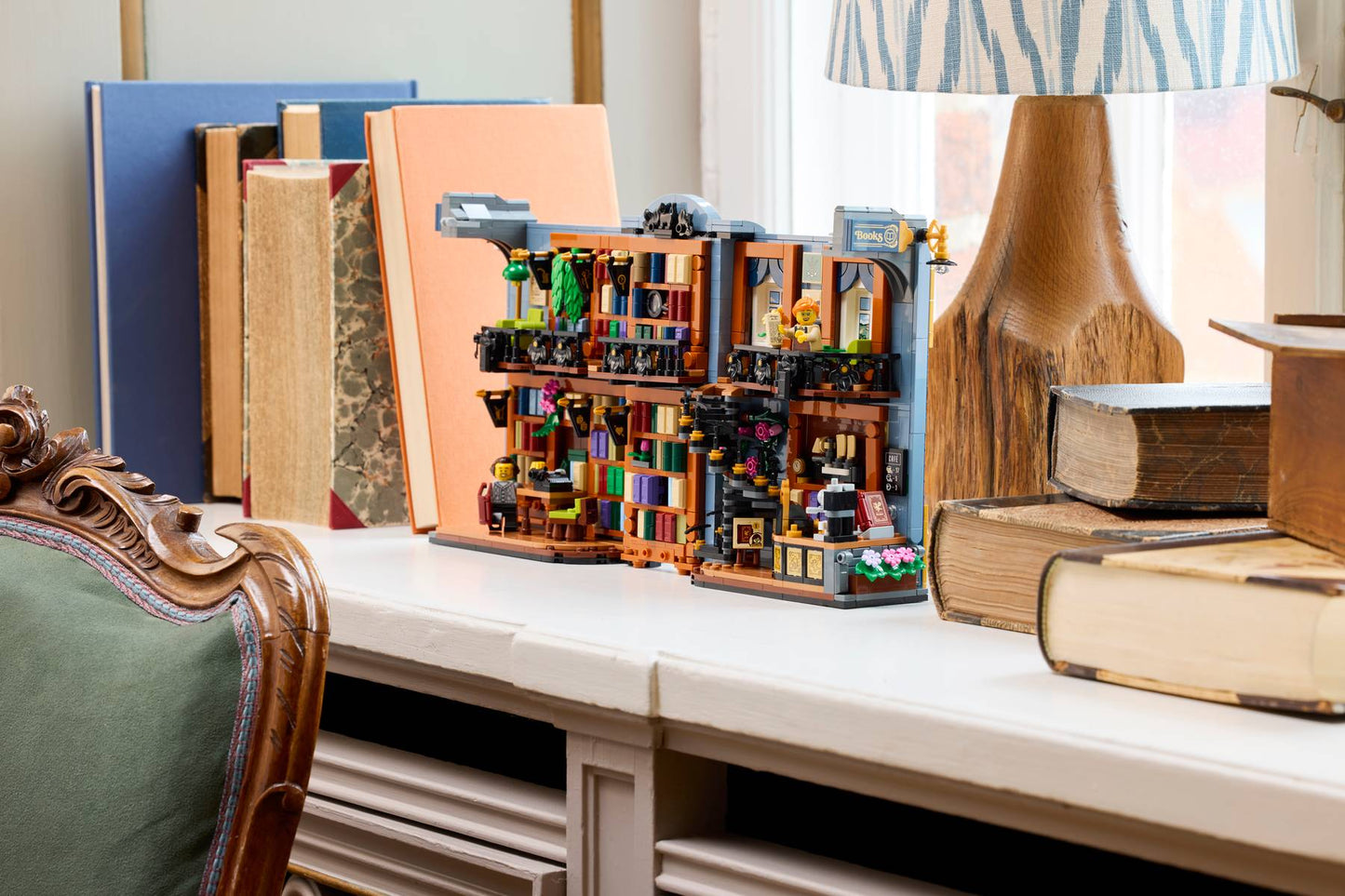 DISPONIBILE DA OTTOBRE 2026 - 11379 LEGO ICONS - Libreria: Book Nook