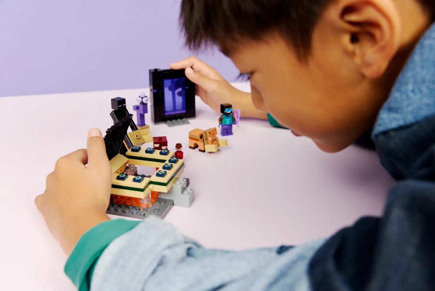 DISPONIBILE DA GENNAIO 2026 - 21584 LEGO Minecraft - Viaggio nel Portale del Nether e dell’End