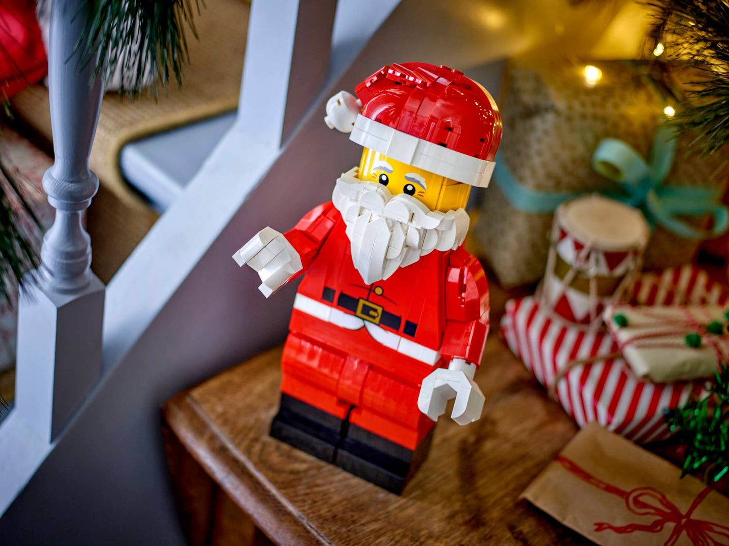 DISPONIBILE DA SETTEMBRE 2026 - 40820 LEGO Stagionali - Grande minifigure di Babbo Natale
