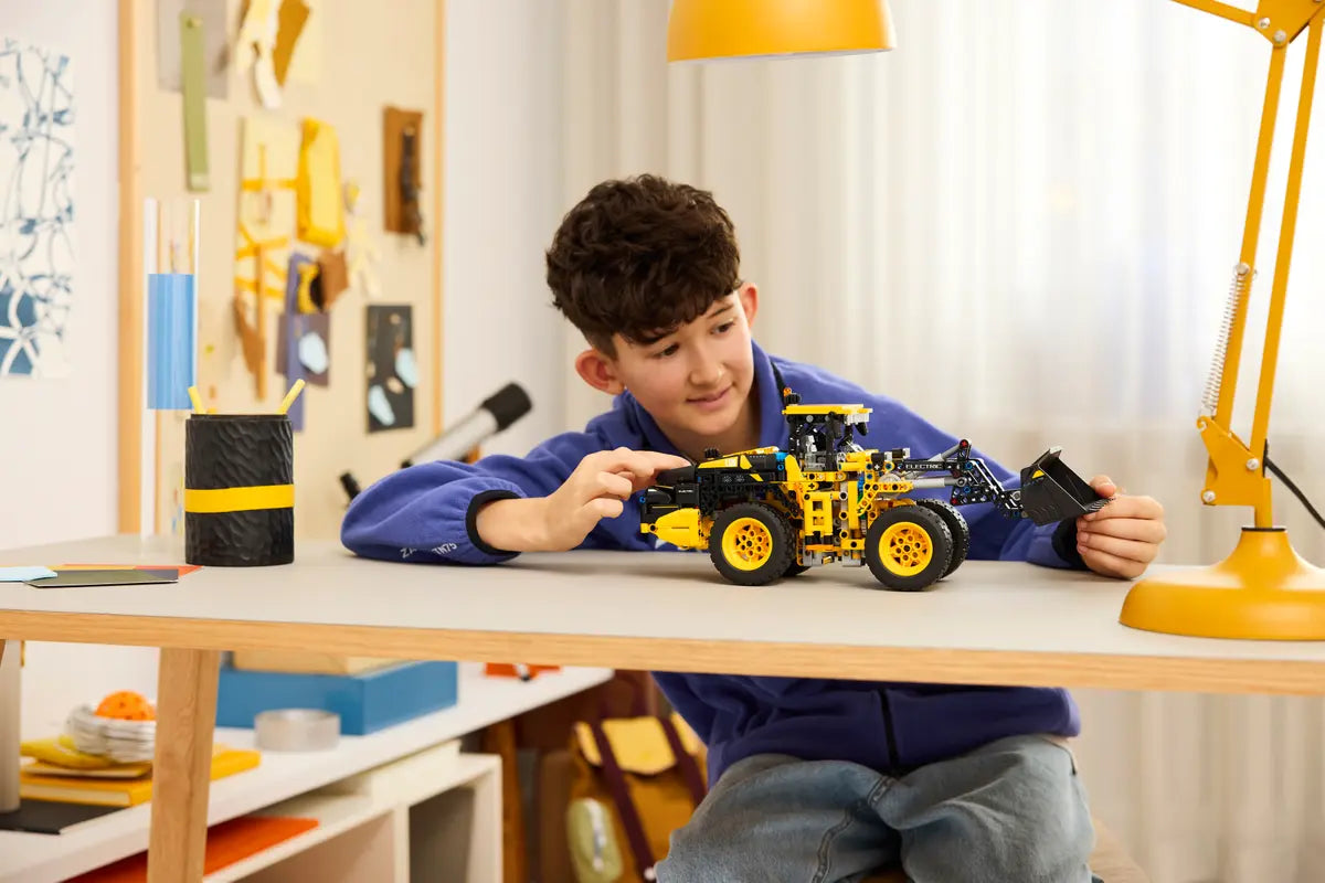 42209 LEGO Technic - Pala gommata Volvo L120 Electric