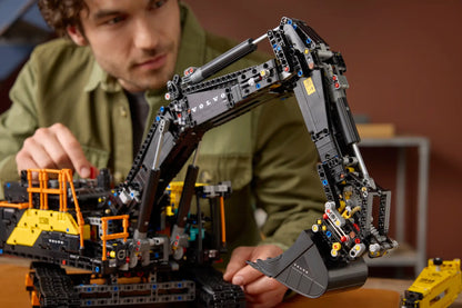 42215 LEGO Technic - Escavatore Volvo EC500 Hybrid