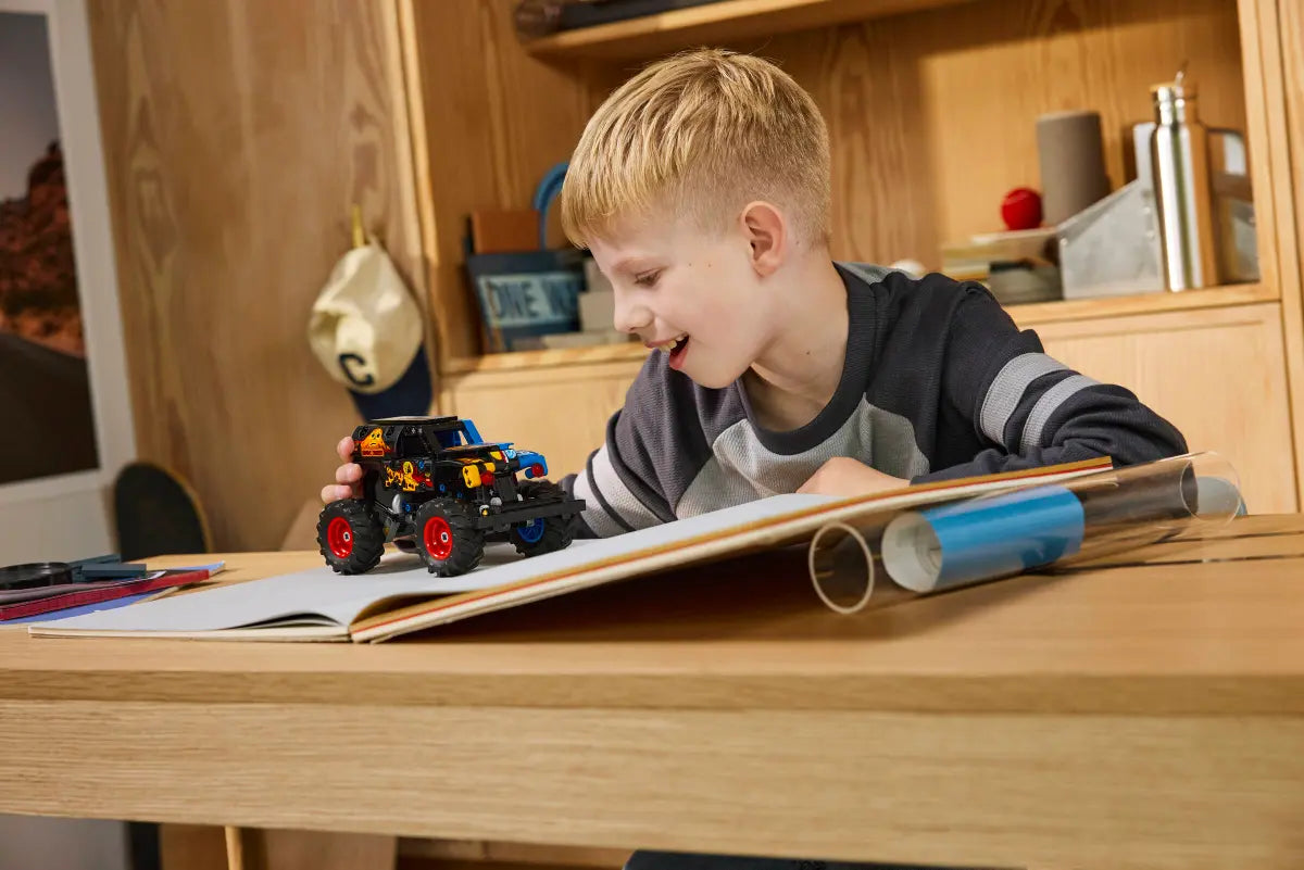 42219 LEGO Technic - Monster Jam™ Grave Digger™ Fuoco e Ghiaccio