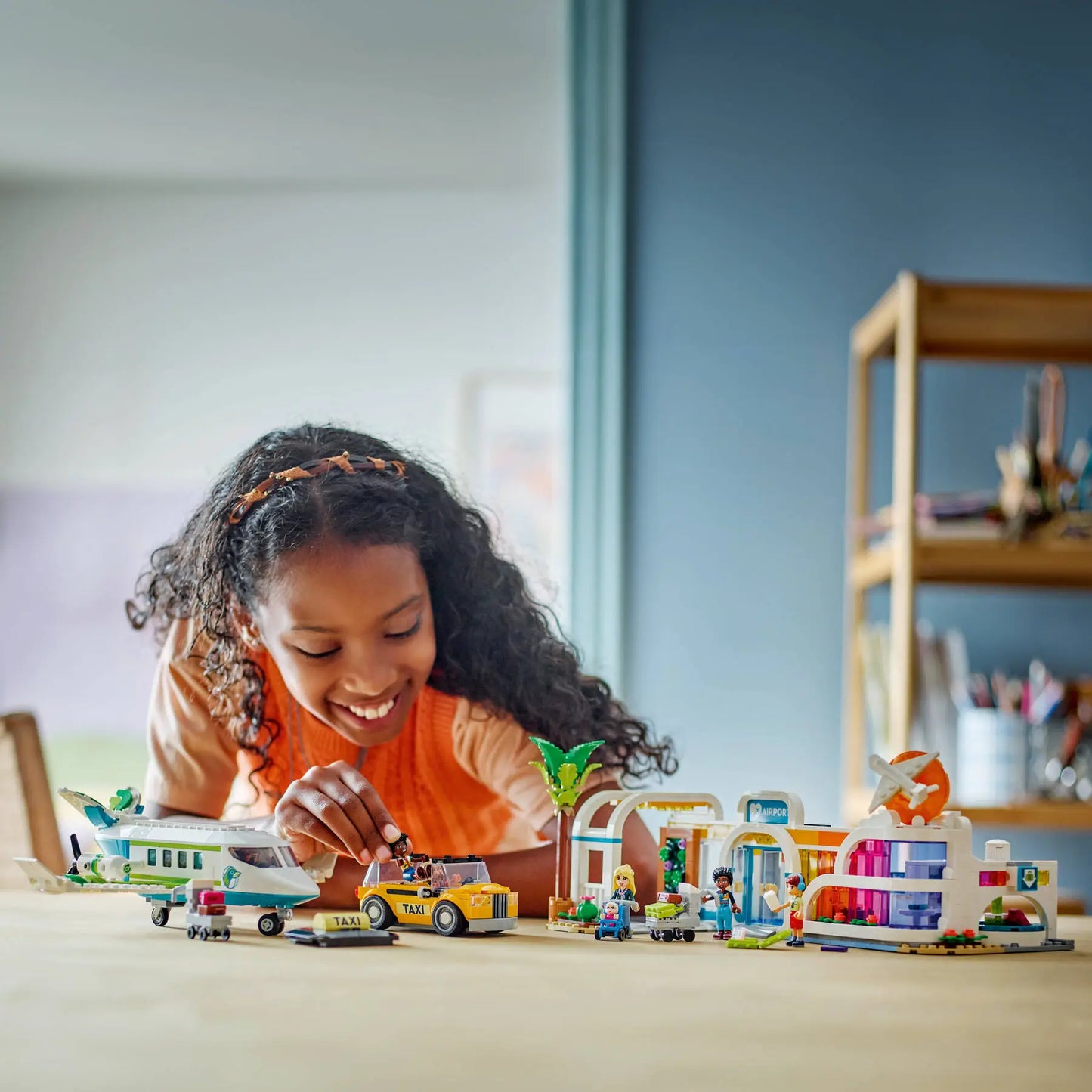 42656 ESCLUSIVA LEGO - Friends - Aeroporto e aereo di Heartlake City
