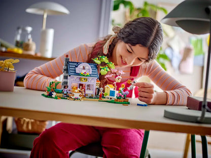 42669 LEGO Friends - Casa degli apicoltori e giardino fiorito