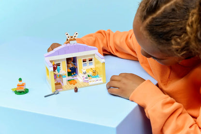 DISPONIBILE DA GENNAIO 2026 - 42679 LEGO - Friends - Hotel dei conigli di Heartlake City