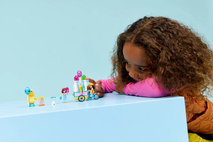 DISPONIBILE DA GENNAIO 2026 - 42692 LEGO - Friends - Bancarella dei gelati con palloncini