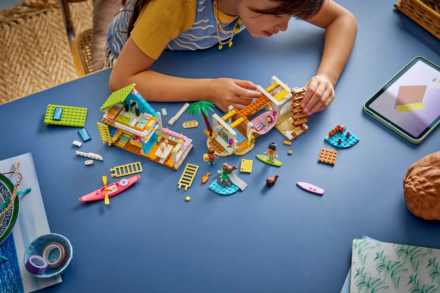 DISPONIBILE DA GENNAIO 2026 - 42699 LEGO - Friends - Casa sulla spiaggia con foche