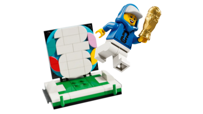 DISPONIBILE DA MARZO 2026 - 43020 LEGO Editions - Trofeo ufficiale Coppa del Mondo FIFA