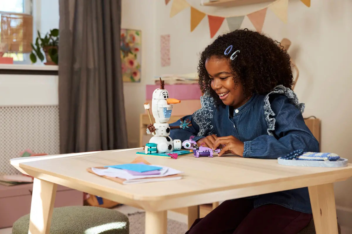 DISPONIBILE DA GENNAIO 2026 - 43287 LEGO Disney - Il divertente picnic di Olaf e Bruni